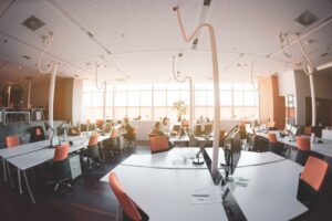 coworking, startup em fase inicial, endereço fiscal, endereço comercial, networking, ambiente colaborativo, espaço de trabalho, coworking para startups, salas privativas, flexibilidade contratual, redução de custos, coworking profissional.