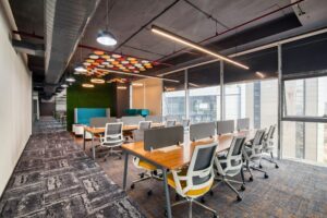 coworking, escritório tradicional, endereço fiscal, endereço comercial, salas privativas, networking, flexibilidade, redução de custos, ambiente colaborativo, vantagens do coworking.