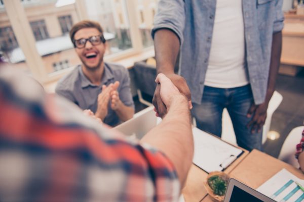 endereço comercial, credibilidade empresarial, imagem profissional, coworking, escritório virtual, negócios, empreendedorismo, confiança, visibilidade, prestígio.