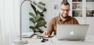 oworking, produtividade, endereço comercial, endereço fiscal, ambiente de trabalho, networking, escritório compartilhado, foco profissional, vantagens do coworking, trabalho remoto, MEI.